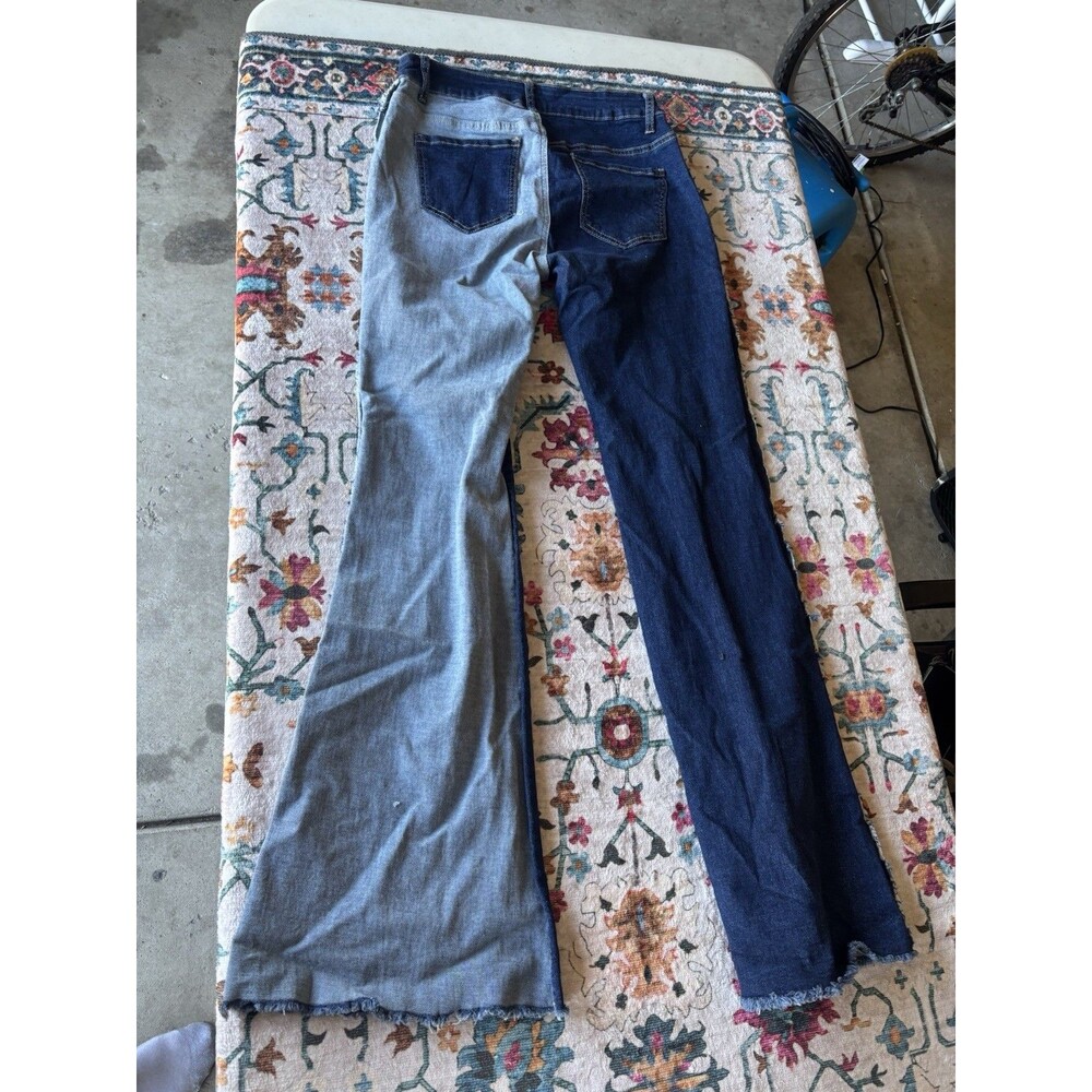 SHEIN Womens Size 30 Two Tone Colorblock Flare Jeans Frayed Seam Bell Bottom - Picture 2 of 3